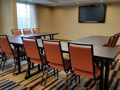 Hotel Fairfield & By Marriott Springfield Holyoke