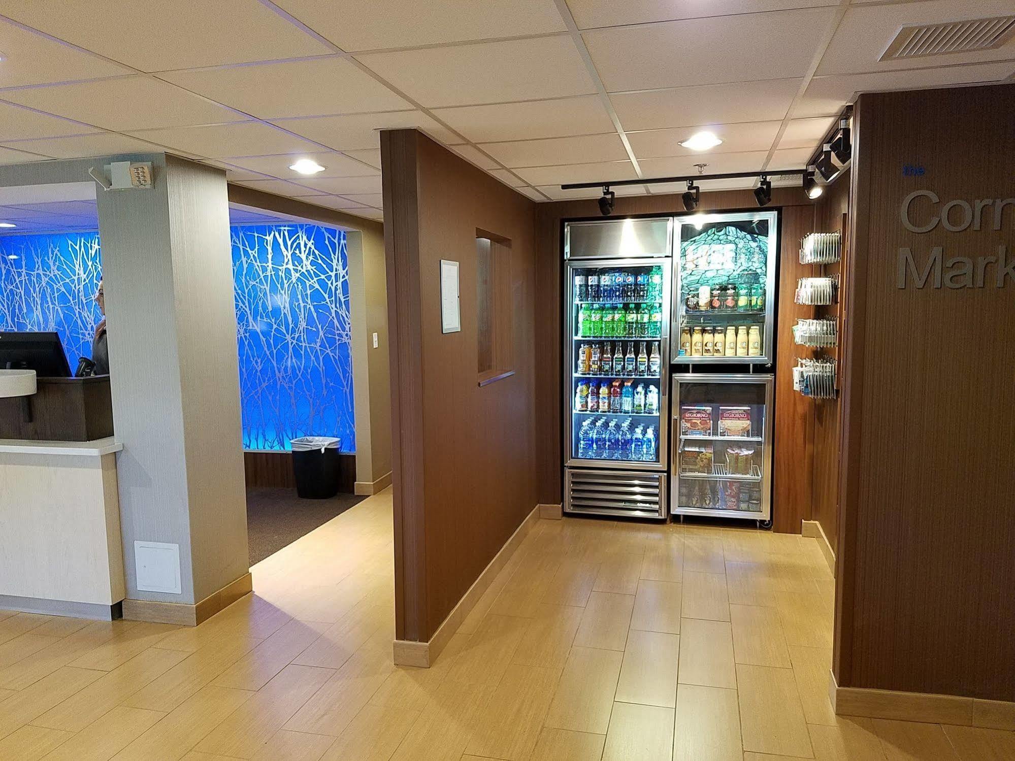 Fairfield & By Marriott Springfield
